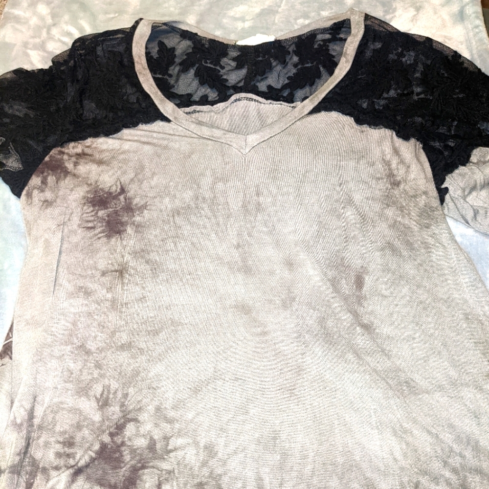Short sleeve lace